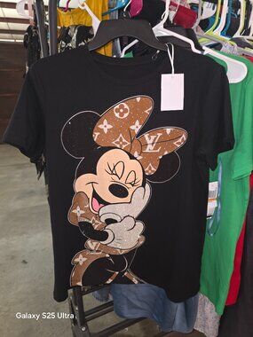 Beautiful Super Soft Minnie Mouse with Bling Short Sleeve T-Shirt. S/M NWT